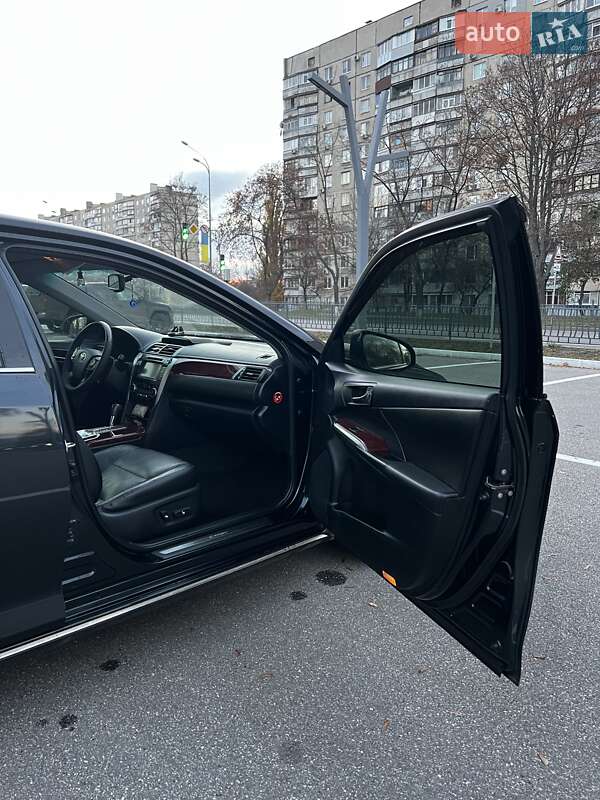 Седан Toyota Camry 2011 в Харькове