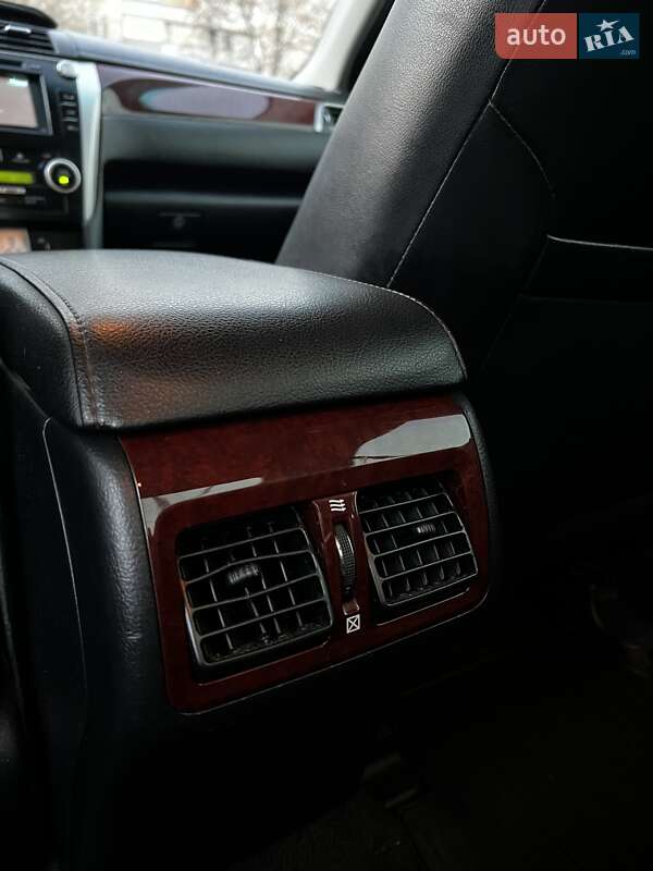 Седан Toyota Camry 2011 в Харькове