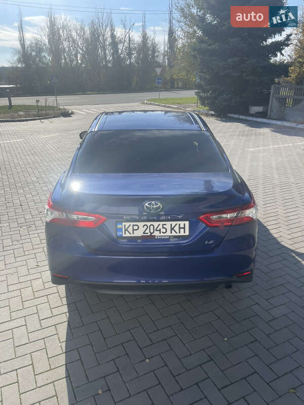 Седан Toyota Camry 2017 в Запорожье