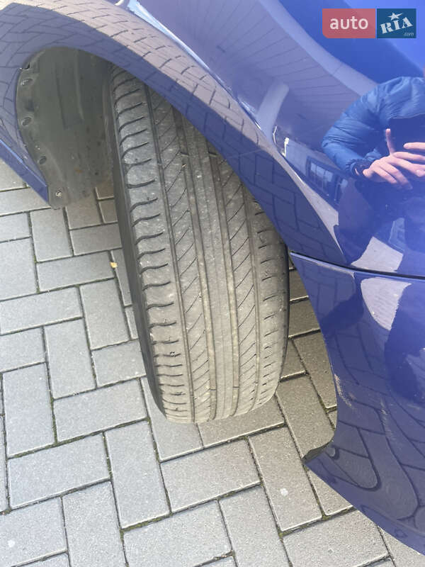 Седан Toyota Camry 2017 в Запорожье