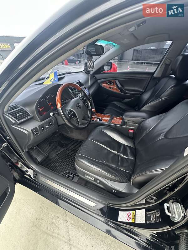 Седан Toyota Camry 2008 в Киеве