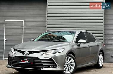 Седан Toyota Camry 2022 в Киеве