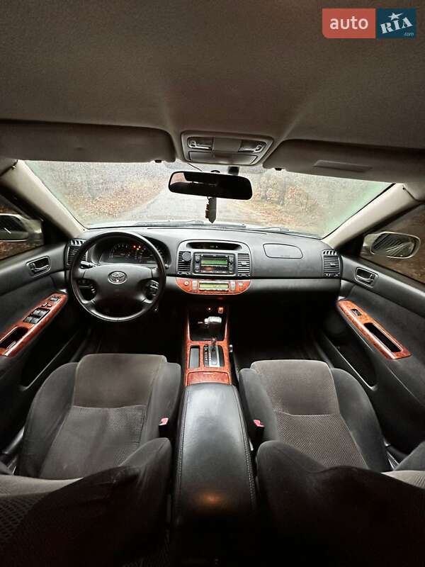 Седан Toyota Camry 2002 в Киеве