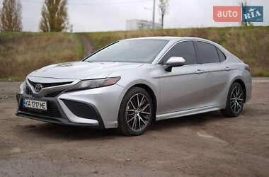 Седан Toyota Camry 2021 в Киеве