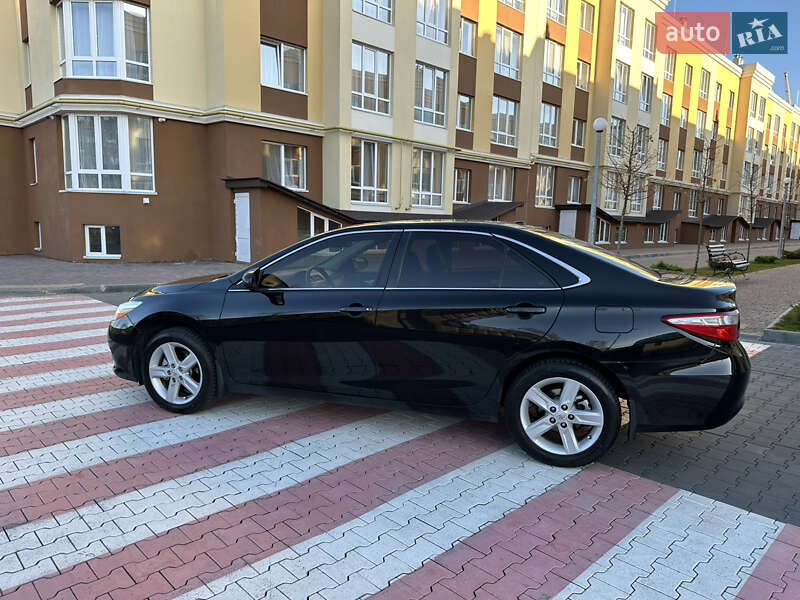 Седан Toyota Camry 2014 в Киеве