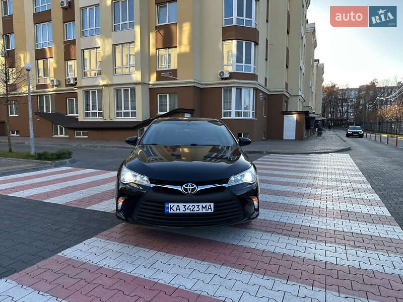 Седан Toyota Camry 2014 в Киеве