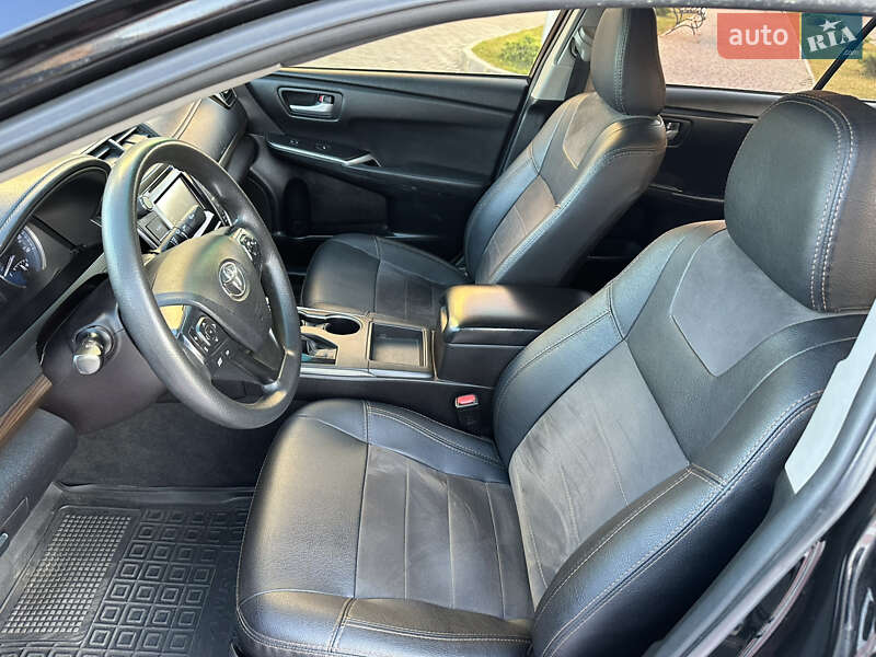 Седан Toyota Camry 2014 в Киеве