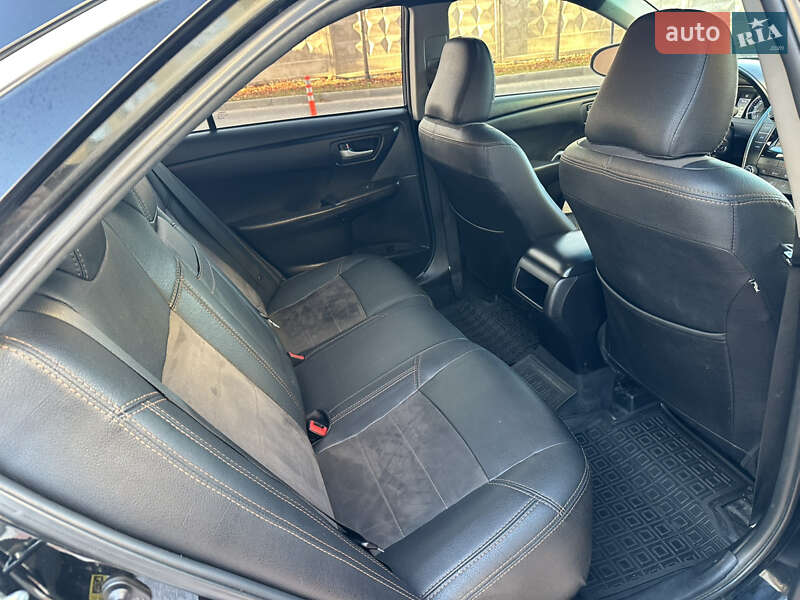 Седан Toyota Camry 2014 в Киеве