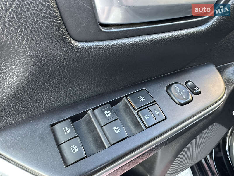 Седан Toyota Camry 2014 в Киеве