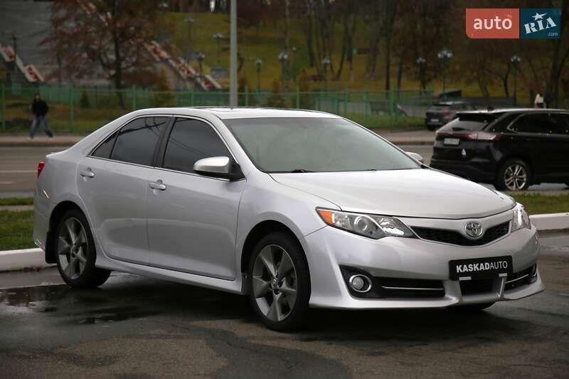 Седан Toyota Camry 2014 в Харькове фото 3 Седан Toyota Camry 2014 в Харькове