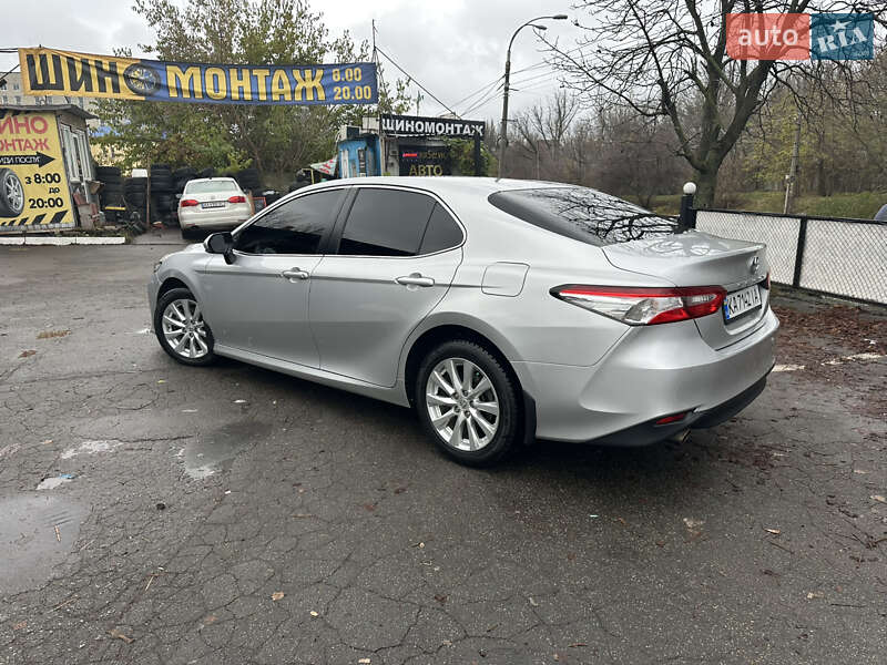 Седан Toyota Camry 2018 в Киеве
