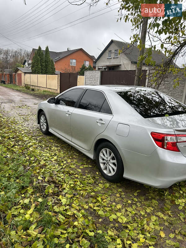 Седан Toyota Camry 2014 в Броварах