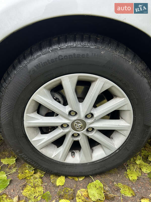 Седан Toyota Camry 2014 в Броварах