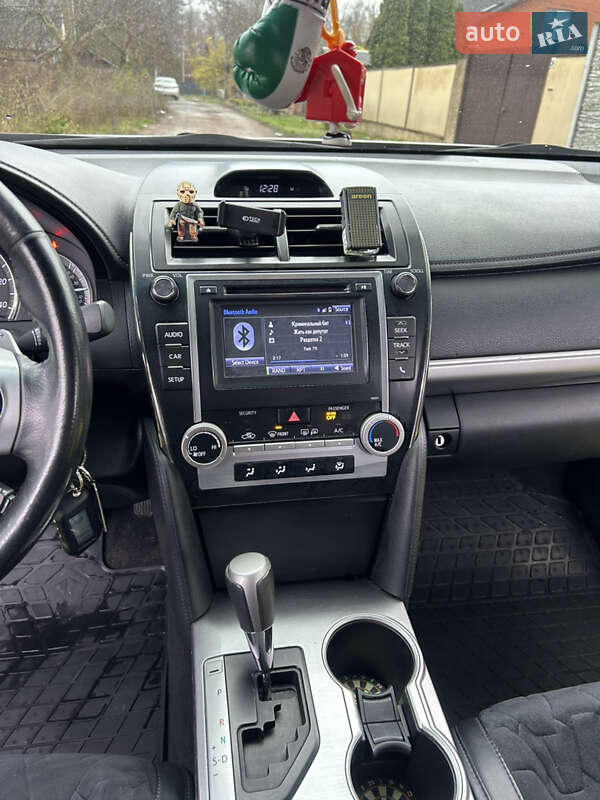 Седан Toyota Camry 2014 в Броварах