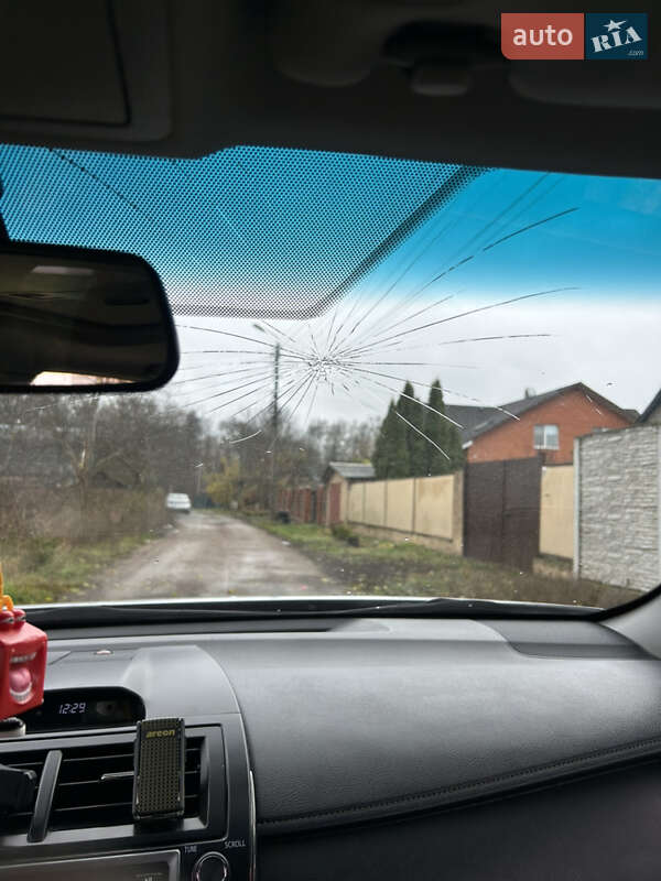 Седан Toyota Camry 2014 в Броварах