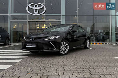 Седан Toyota Camry 2021 в Ровно