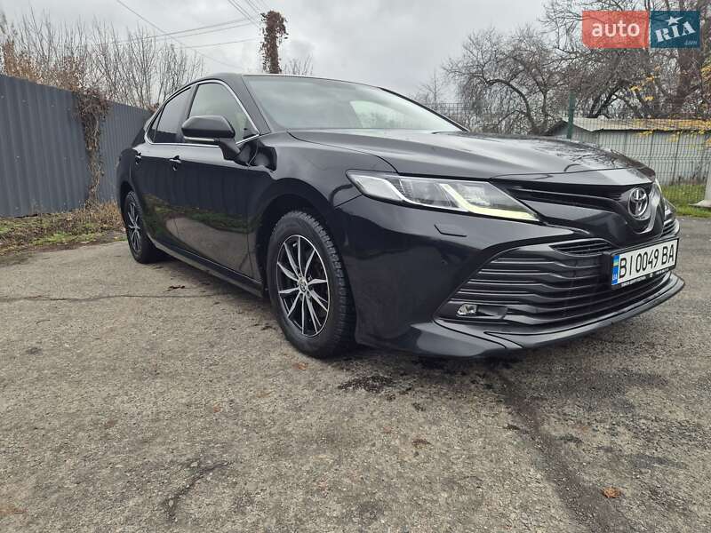 Седан Toyota Camry 2020 в Полтаве
