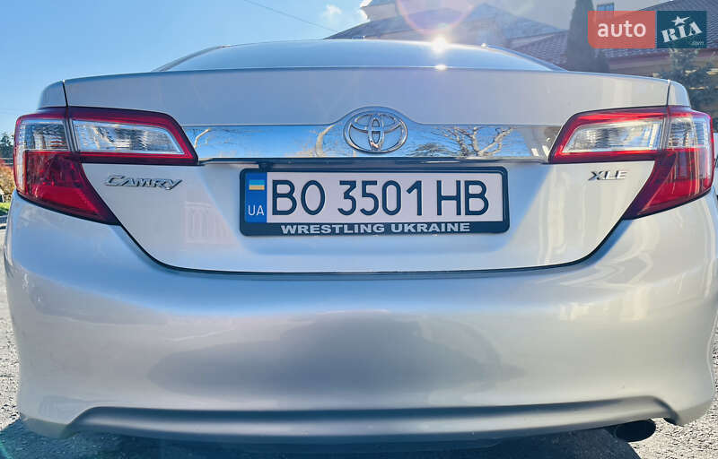 Седан Toyota Camry 2012 в Тернополе