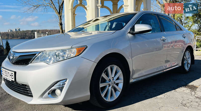 Седан Toyota Camry 2012 в Тернополе
