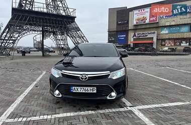Седан Toyota Camry 2016 в Харкові