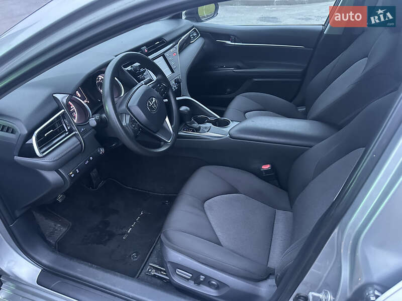 Седан Toyota Camry 2017 в Киеве фото 10 Седан Toyota Camry 2017 в Киеве