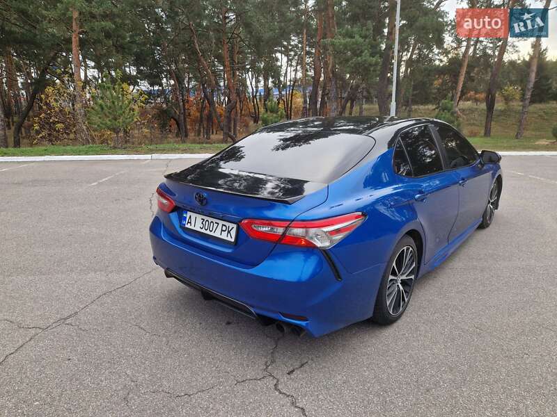 Седан Toyota Camry 2017 в Киеве фото 5 Седан Toyota Camry 2017 в Киеве