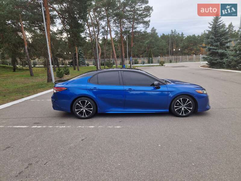 Седан Toyota Camry 2017 в Киеве фото 14 Седан Toyota Camry 2017 в Киеве