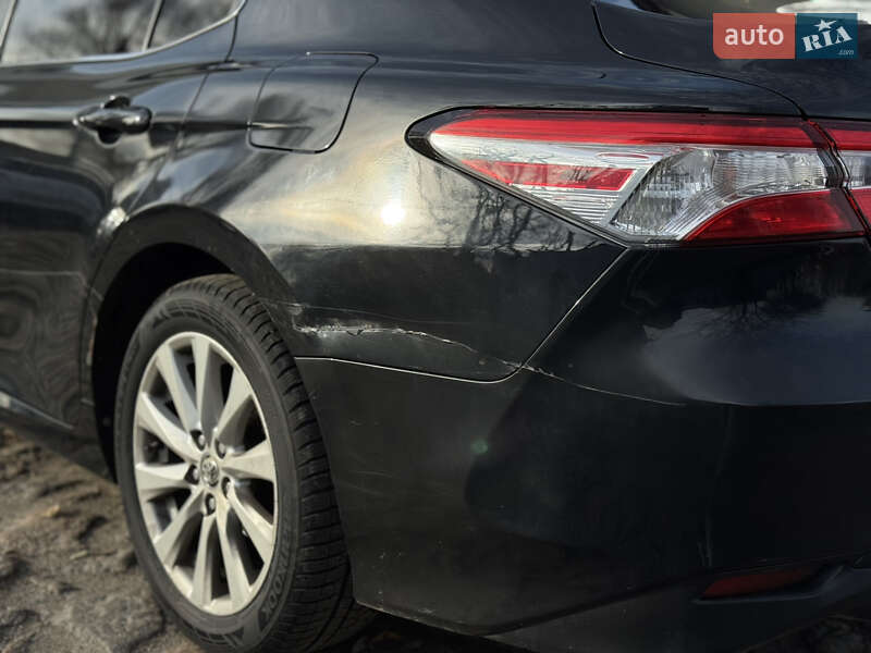 Седан Toyota Camry 2017 в Виннице