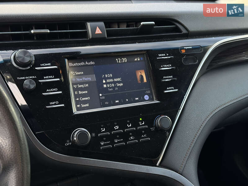 Седан Toyota Camry 2017 в Виннице