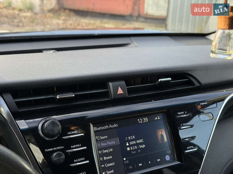 Седан Toyota Camry 2017 в Виннице