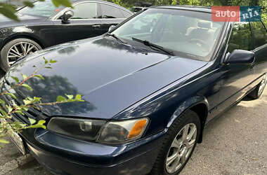 Седан Toyota Camry 1998 в Киеве