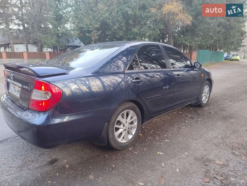Седан Toyota Camry 2002 в Киеве