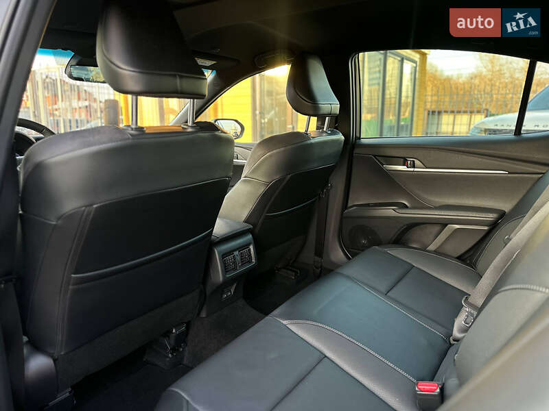 Седан Toyota Camry 2024 в Киеве фото 40 Седан Toyota Camry 2024 в Киеве