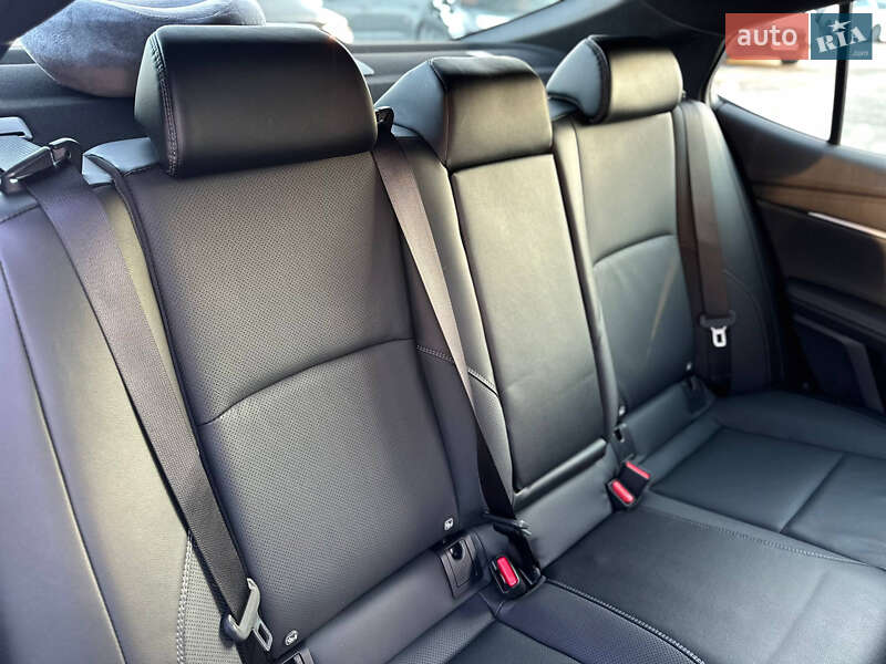 Седан Toyota Camry 2024 в Киеве фото 50 Седан Toyota Camry 2024 в Киеве
