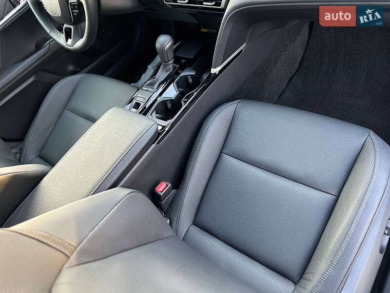 Седан Toyota Camry 2024 в Киеве фото 54 Седан Toyota Camry 2024 в Киеве