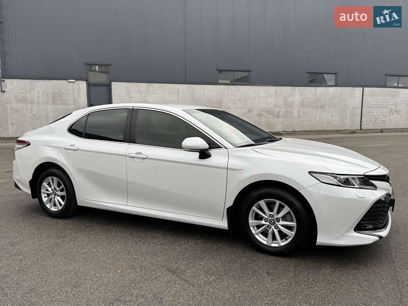 Седан Toyota Camry 2018 в Киеве фото 5 Седан Toyota Camry 2018 в Киеве