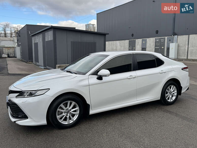 Седан Toyota Camry 2018 в Киеве фото 14 Седан Toyota Camry 2018 в Киеве