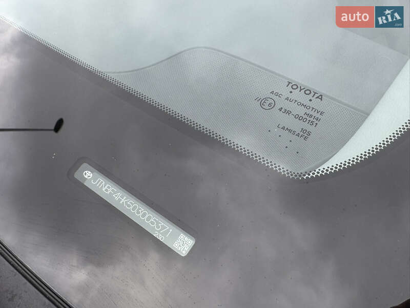 Седан Toyota Camry 2018 в Киеве фото 18 Седан Toyota Camry 2018 в Киеве