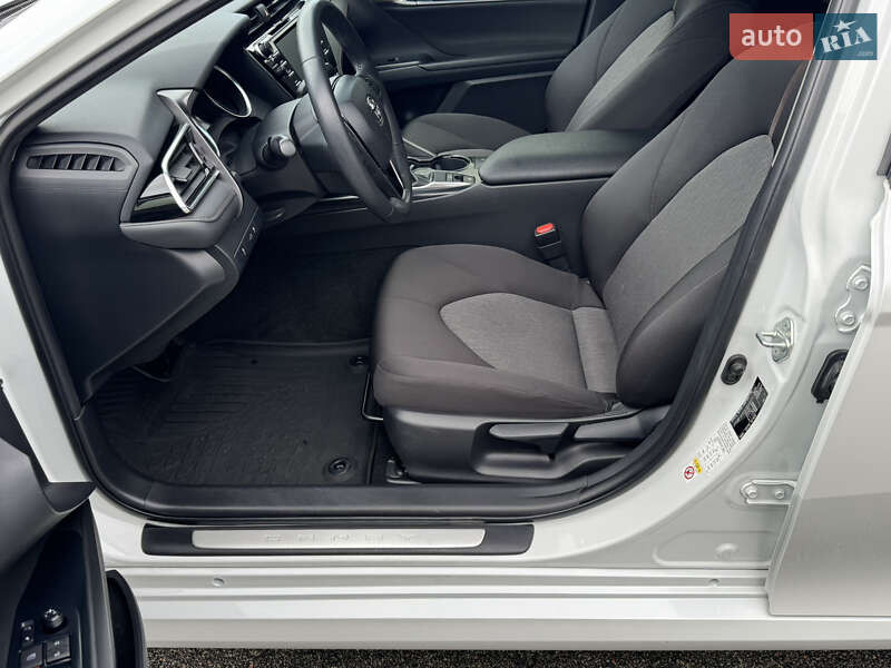 Седан Toyota Camry 2018 в Киеве фото 21 Седан Toyota Camry 2018 в Киеве