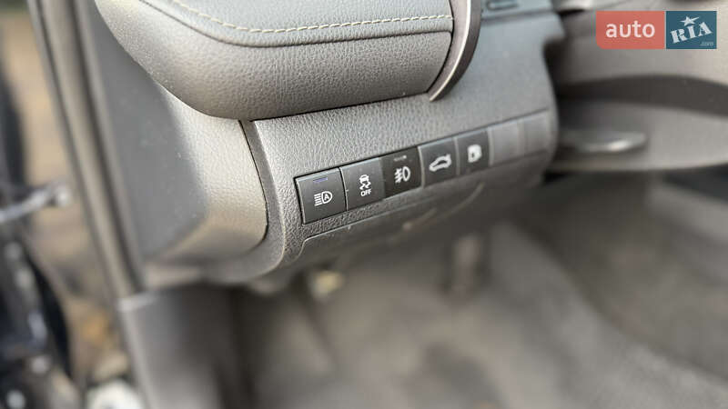 Седан Toyota Camry 2017 в Днепре фото 15 Седан Toyota Camry 2017 в Днепре