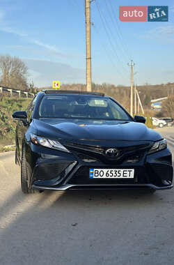 Седан Toyota Camry 2022 в Тернополе