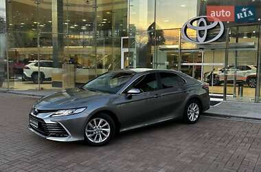 Седан Toyota Camry 2021 в Киеве