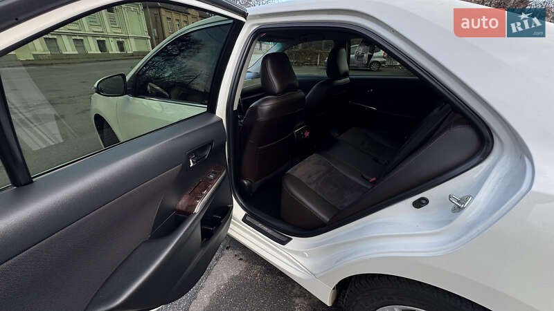 Седан Toyota Camry 2017 в Киеве