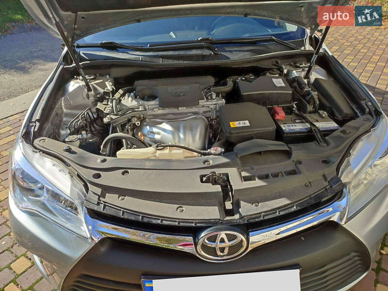 Седан Toyota Camry 2016 в Запоріжжі