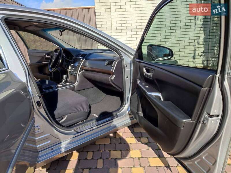 Седан Toyota Camry 2016 в Запоріжжі