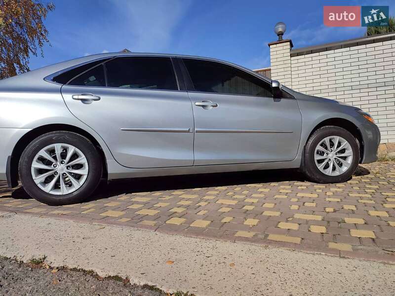 Седан Toyota Camry 2016 в Запоріжжі