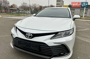 Седан Toyota Camry 2021 в Киеве