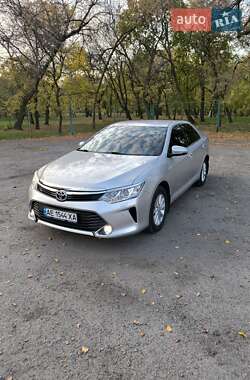 Седан Toyota Camry 2017 в Павлограде
