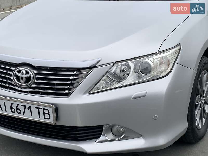 Седан Toyota Camry 2011 в Києві