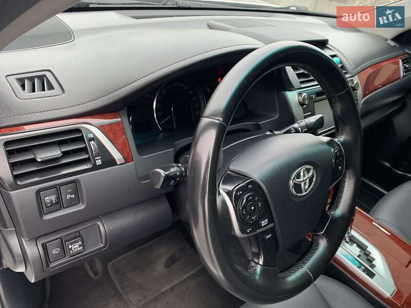 Седан Toyota Camry 2011 в Києві